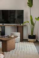 Acro Caldo Suites
