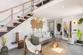 Acro Caldo Suites