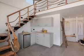 Acro Caldo Suites