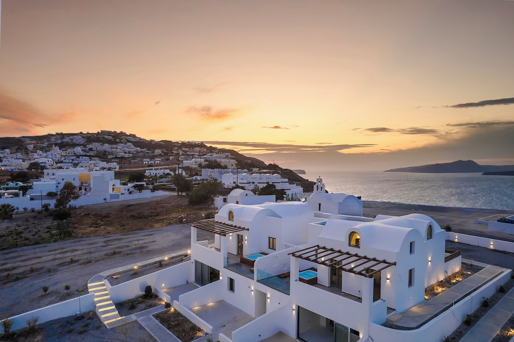 Acro Caldo Suites