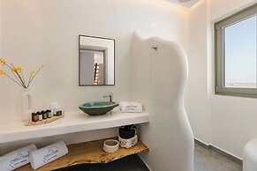 Acro Caldo Suites