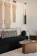 Acro Caldo Suites