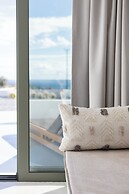 Acro Caldo Suites