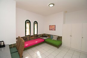 Aquarius Apartments by Checkin