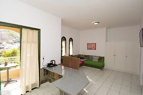 Aquarius Apartments by Checkin