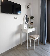 Azur Residences, Nilie Hospitality MGMT