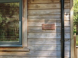 Oak Lodge