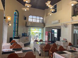 Mango restaurant and apartment hotel