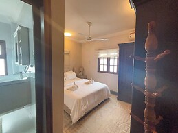 Mango restaurant and apartment hotel