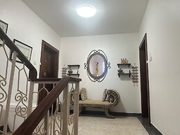 Mango restaurant and apartment hotel