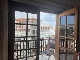 Mango restaurant and apartment hotel