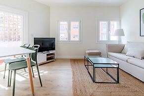 Double Castilla 2BR Home Near Castellana Avenue