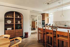 Claridge House by SLO