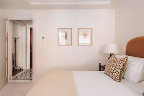 Claridge House by SLO
