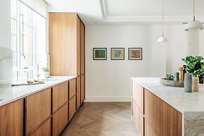 Claridge House by SLO