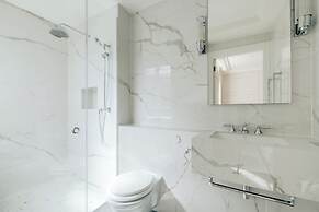 Claridge House by SLO