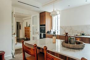 Claridge House by SLO