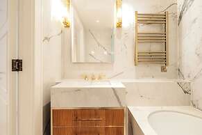 Claridge House by SLO