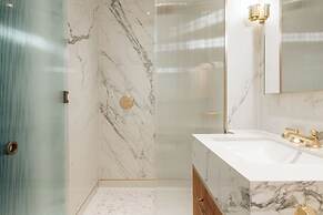 Claridge House by SLO