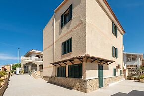 Large Seaside Apartment With Patio