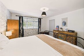Host Stay Stone Crop Cottage