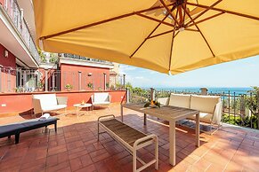 Terrazza Aphrodite by Napoliapartments