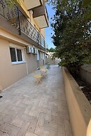 Happy Apartments