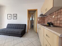 Happy Apartments
