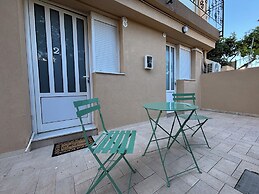 Happy Apartments