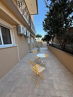 Happy Apartments
