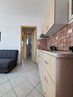 Happy Apartments