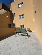 Happy Apartments
