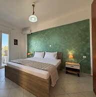 Happy Apartments