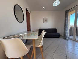Happy Apartments