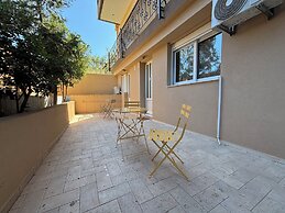 Happy Apartments