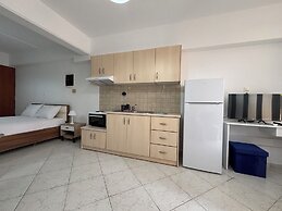 Happy Apartments