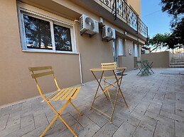 Happy Apartments