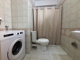 Happy Apartments