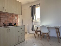 Happy Apartments