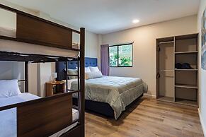 Lora Loca Inn