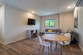 Lora Loca Inn