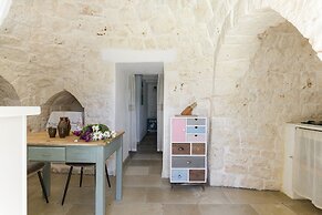 Trullo Mandorlo by Wonderful Italy