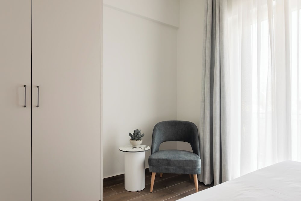 KLEO by Zoia Living