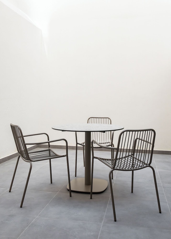 KLEO by Zoia Living