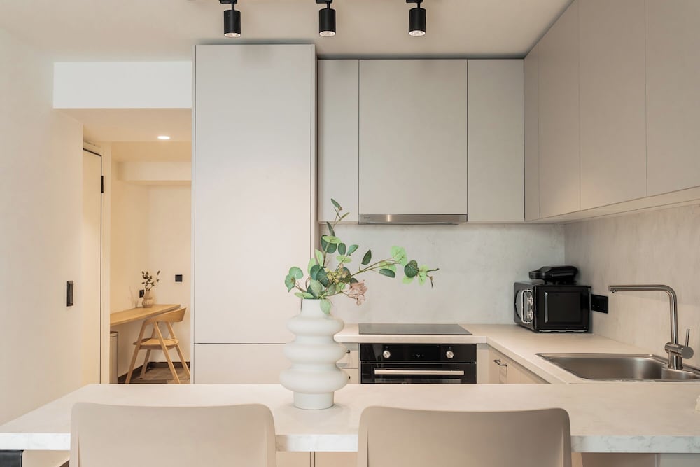 KLEO by Zoia Living