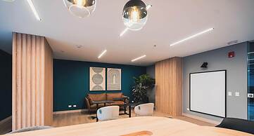 Grand By Jalo