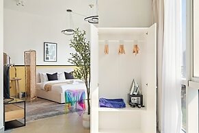 Silkhaus Madison Residency