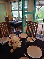 Mahina Lodge