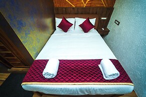 HOTEL N N PALACE