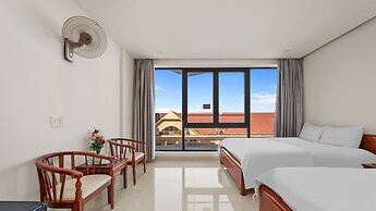 Cocorico Da Nang Beach Hotel